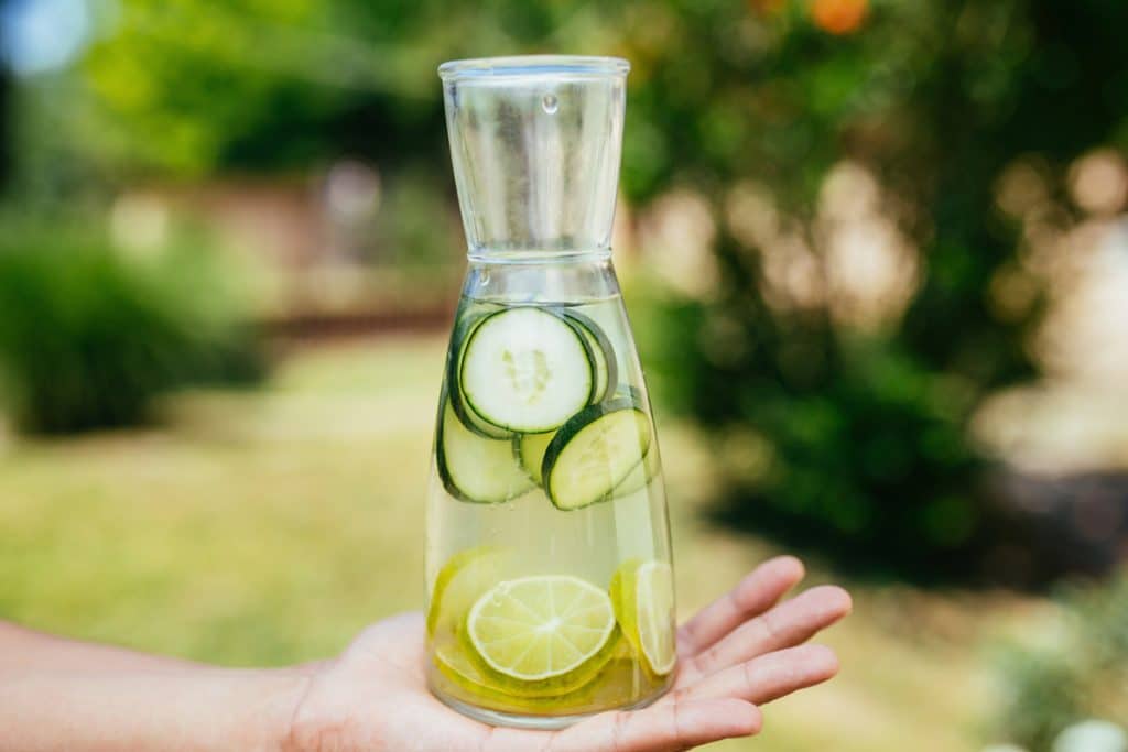 L'eau citronnée fait maigrir : idée reçue ou réalité ?